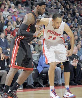 前锋经历了 前锋经历了