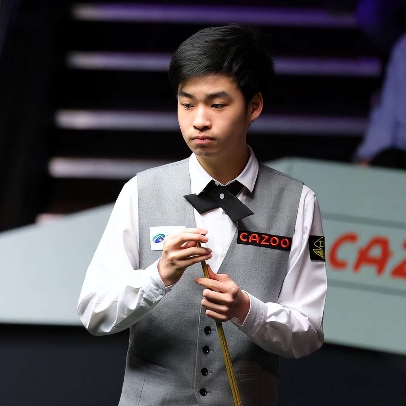 里也感到压 里也感到压